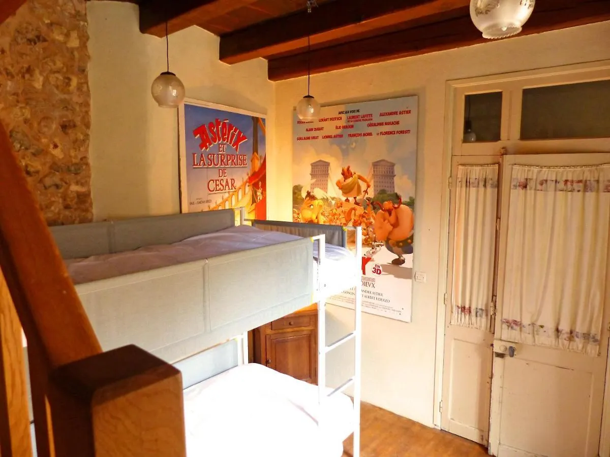 Holiday home Gite De L'Ancien College Herisson