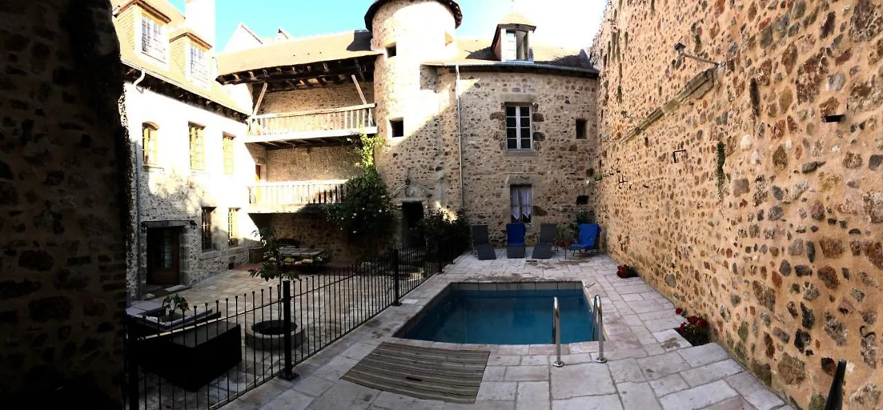Holiday home Gite De L'Ancien College Herisson