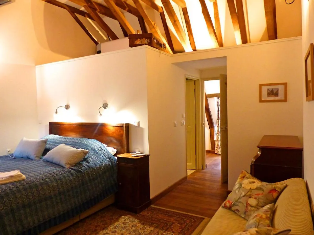 Holiday home Gite De L'Ancien College Herisson
