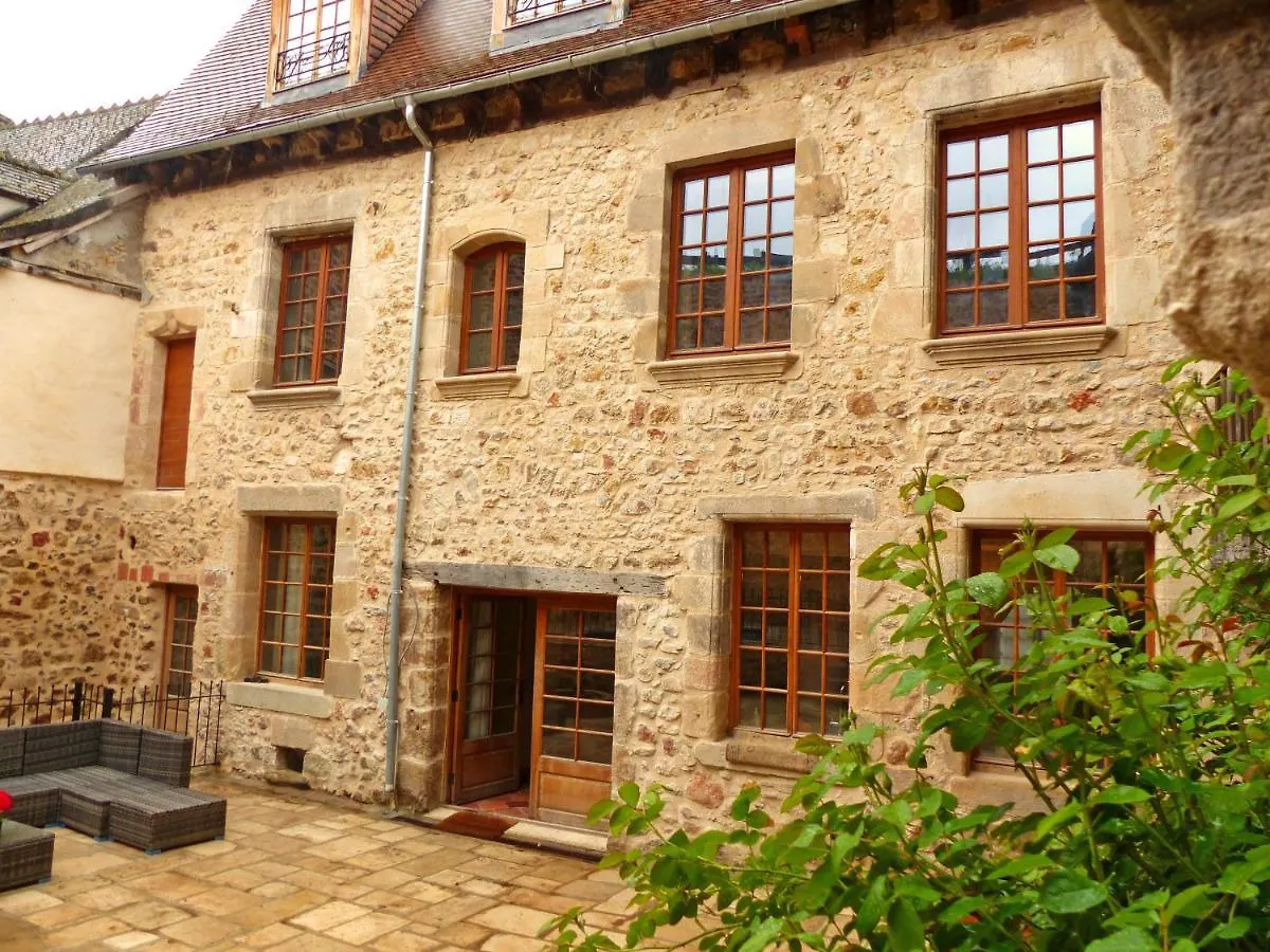 Holiday home Gite De L'Ancien College Herisson